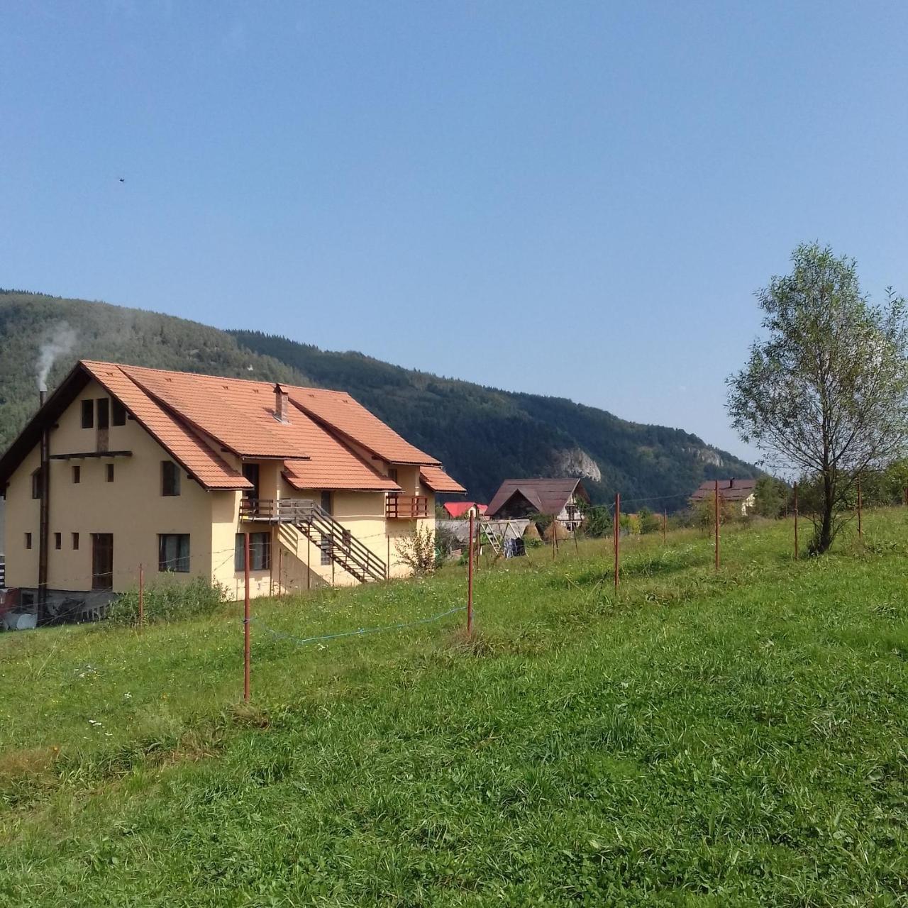 Готель Casa "La Padure" Бран Екстер'єр фото